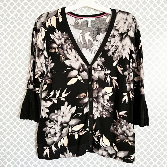 ISAAC MIZRAHI LIVE! Floral Printed Pleated Bell Sleeve Cardigan - Size Medium - Picture 4 of 13